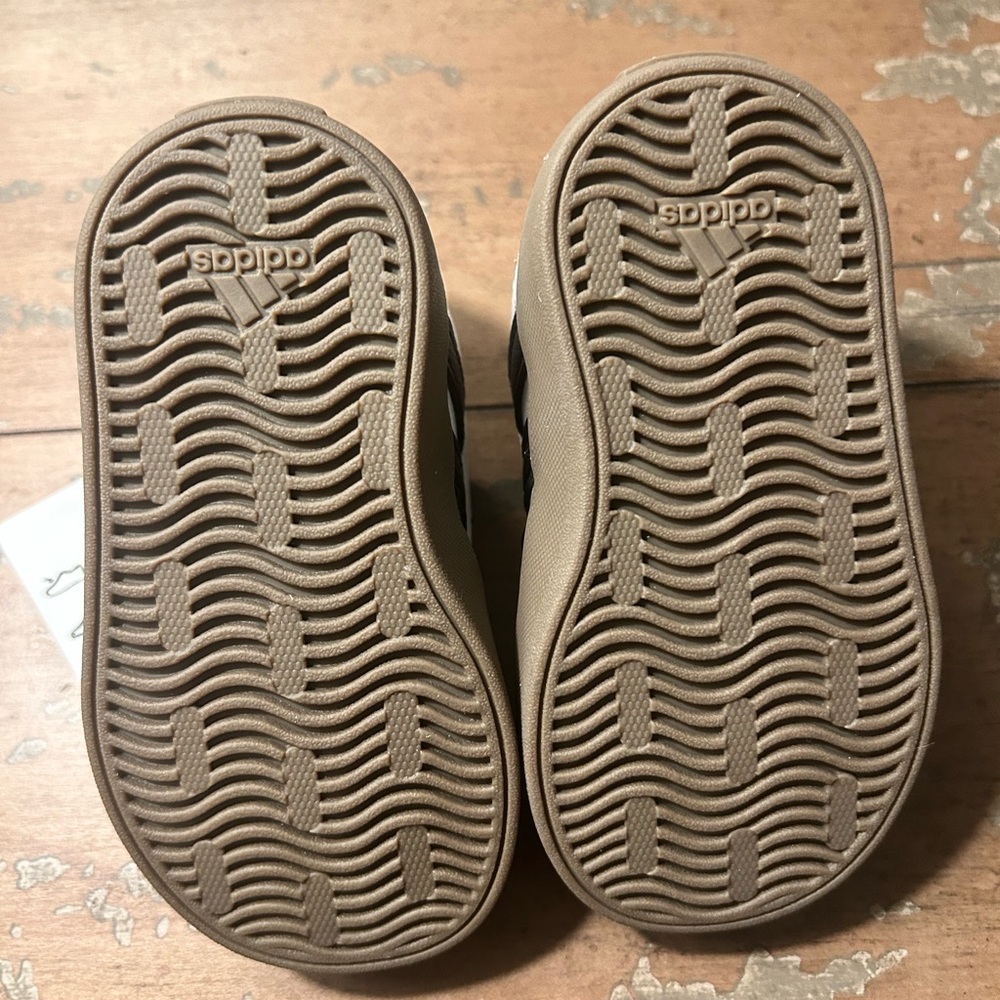 adidas Kids White and Beige Sneakers - Picture 2 of 5